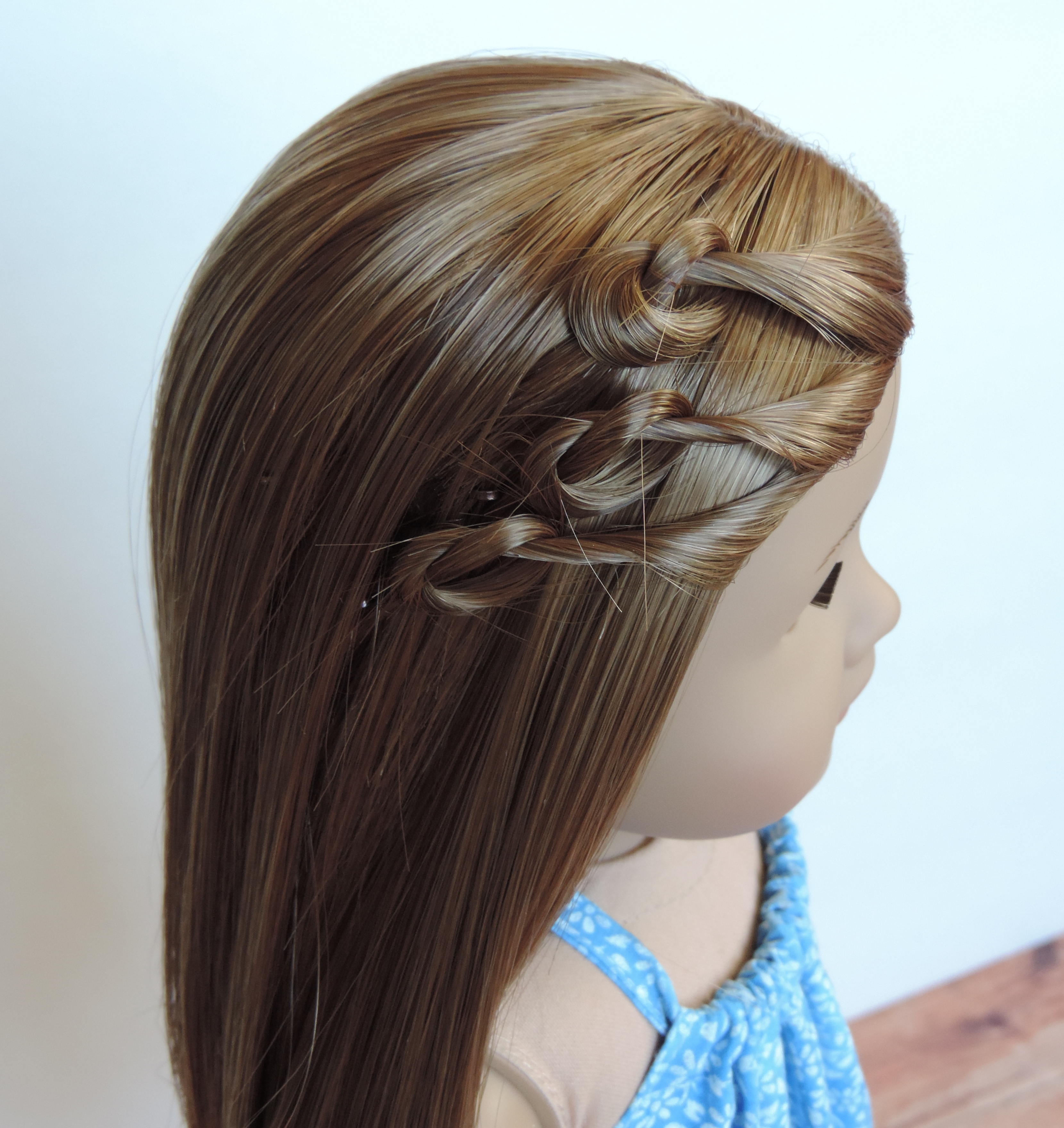 50 Cute & Beautiful American Girl Doll Hairstyles (2023 Guide)